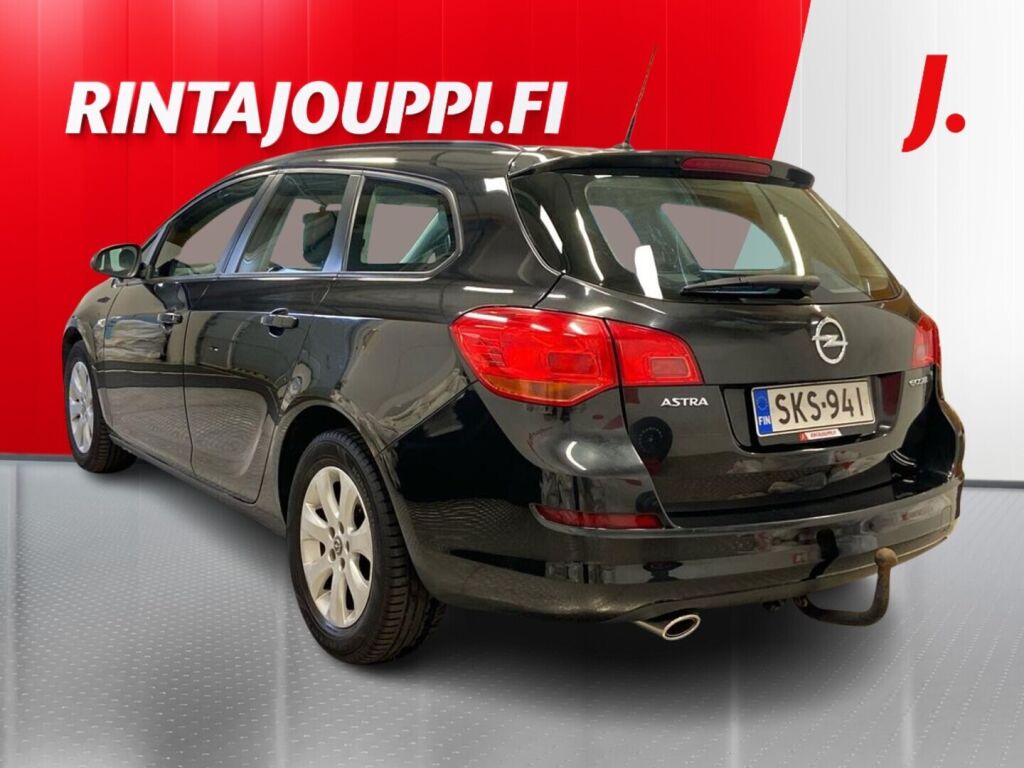 Opel Astra 2013 Musta