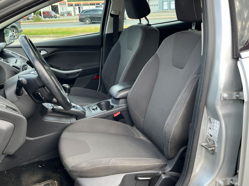 Ford Focus 2012 Harmaa