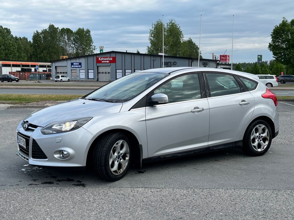 Ford Focus 2012 Harmaa