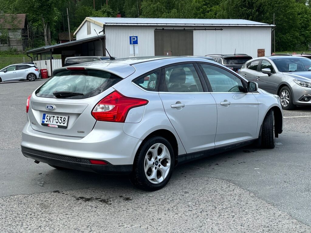 Ford Focus 2012 Harmaa