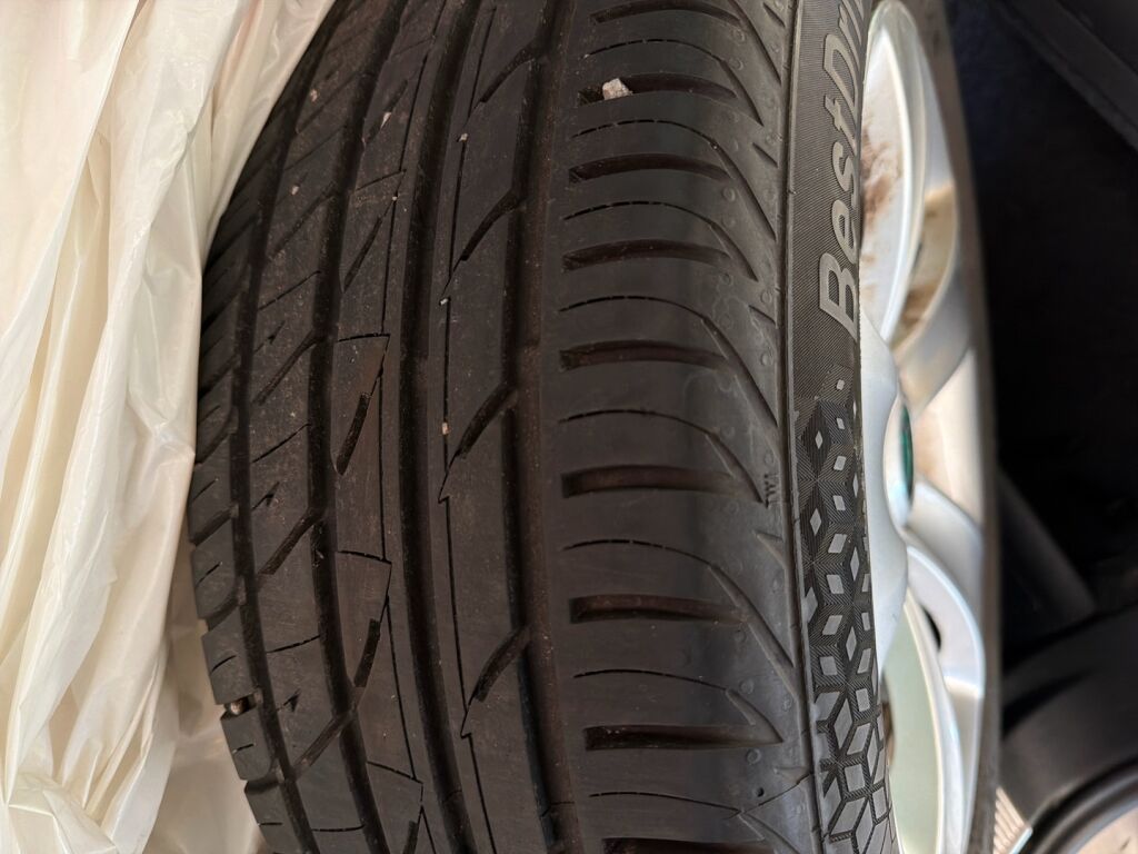 Skoda Superb 2012 Ruskea (beige)