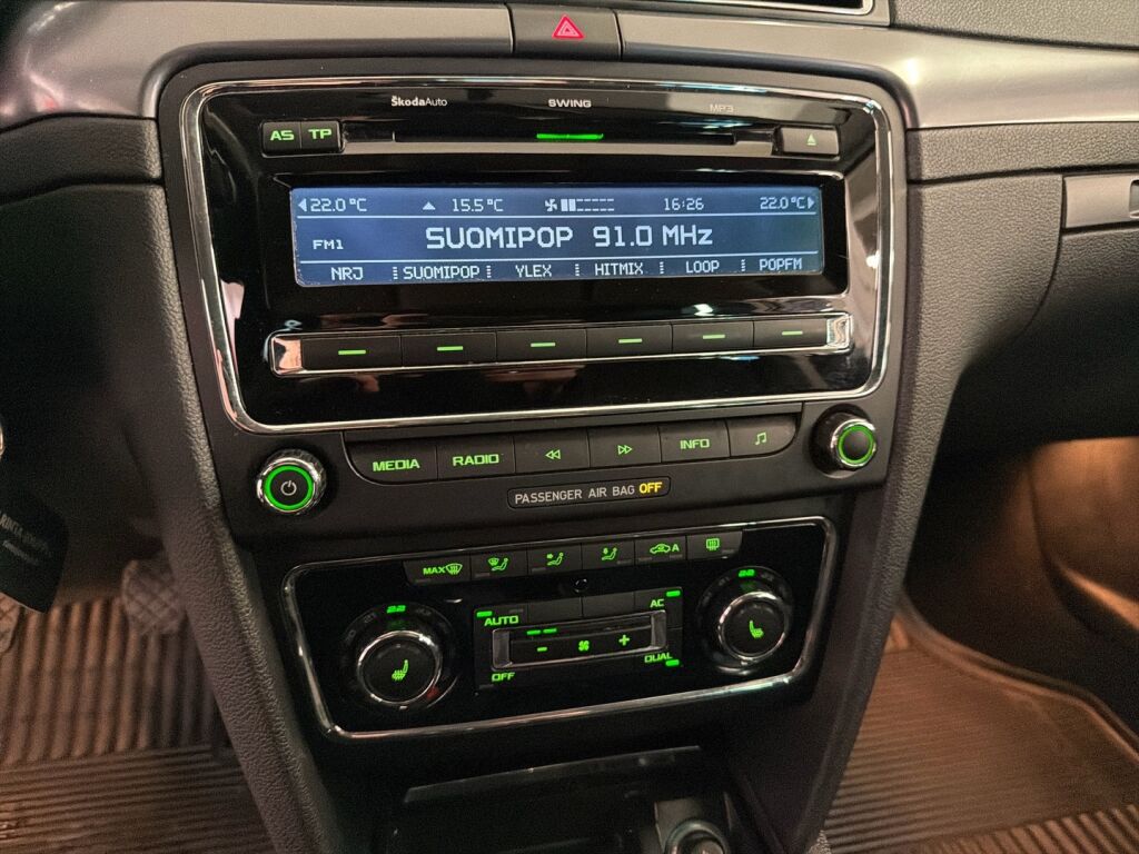 Skoda Superb 2012 Ruskea (beige)