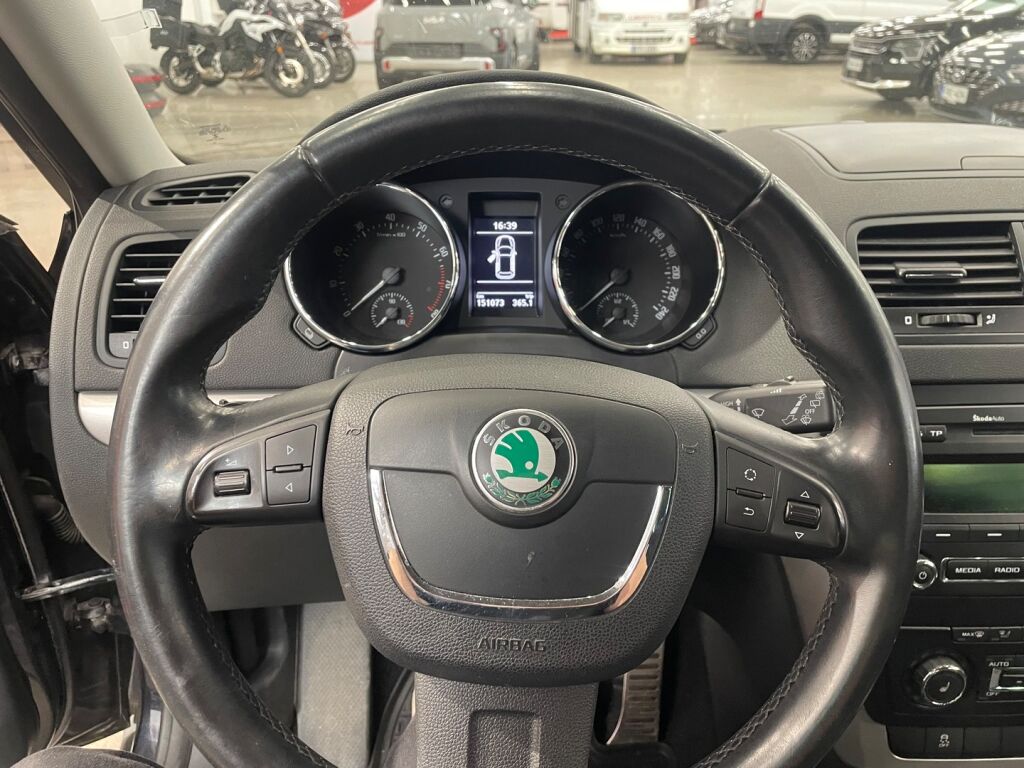 Skoda Yeti 2013 Musta
