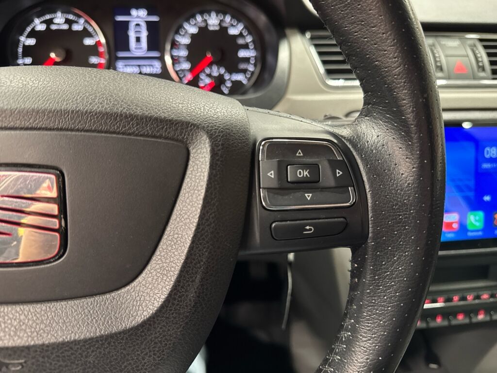 Seat Toledo 2013 Punainen