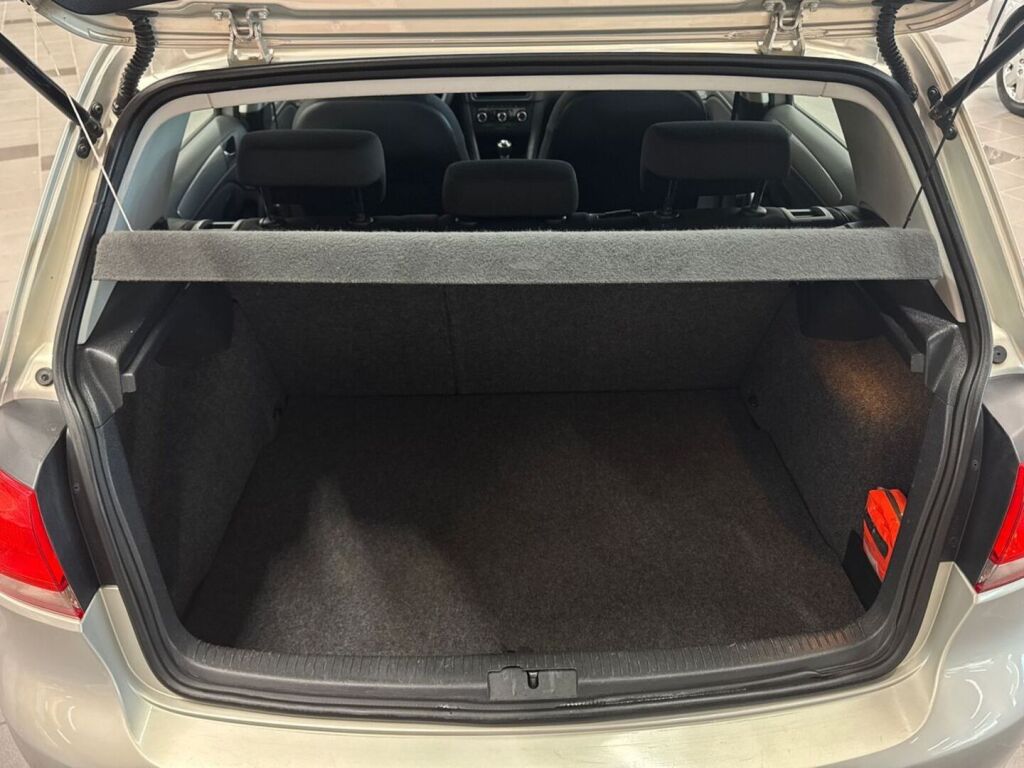 Volkswagen Golf 2011 Hopea