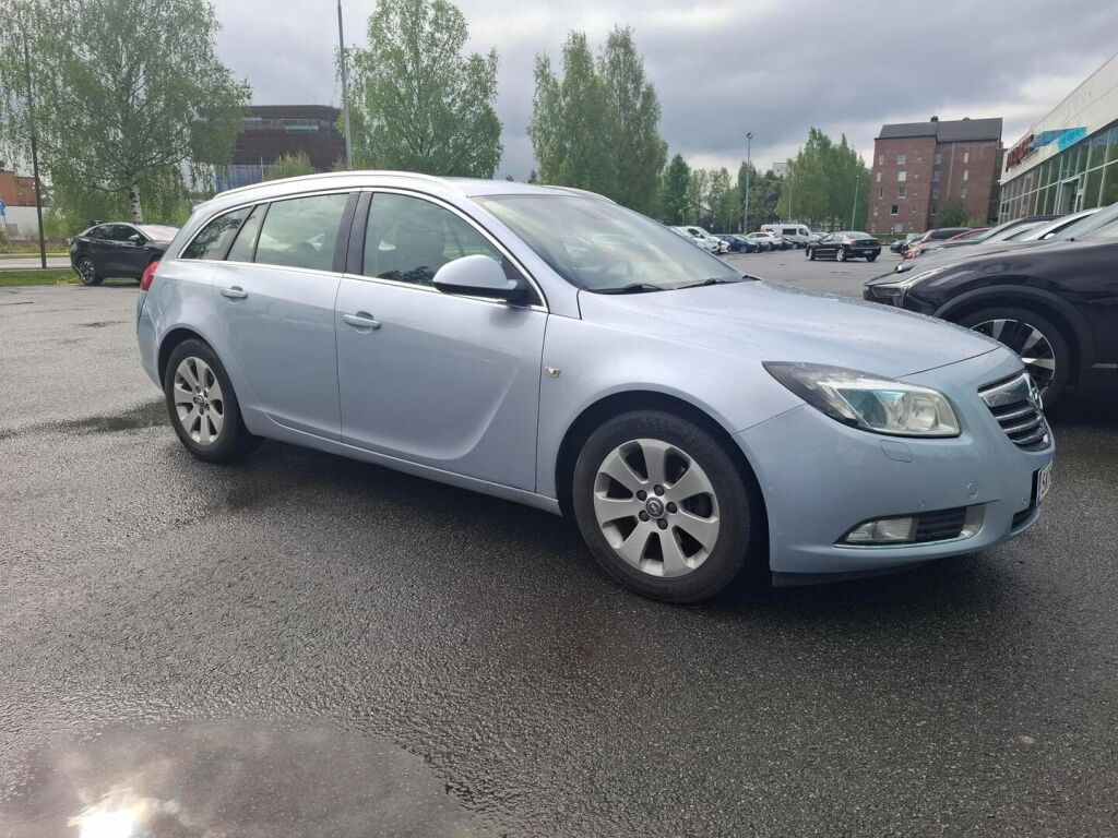 Opel Insignia 2013 Hopea