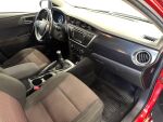 Toyota Auris 2013 Punainen