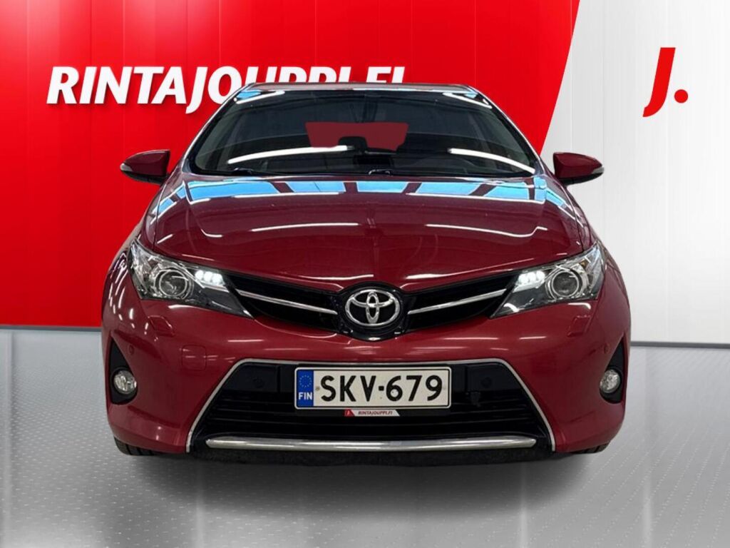 Toyota Auris 2013 Punainen