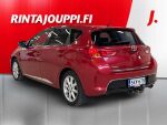 Toyota Auris 2013 Punainen