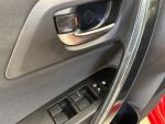 Toyota Auris 2013 Punainen