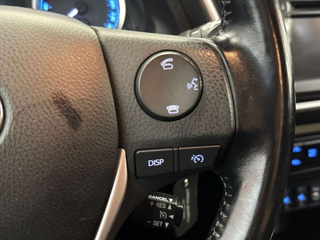 Toyota Auris 2013 Punainen