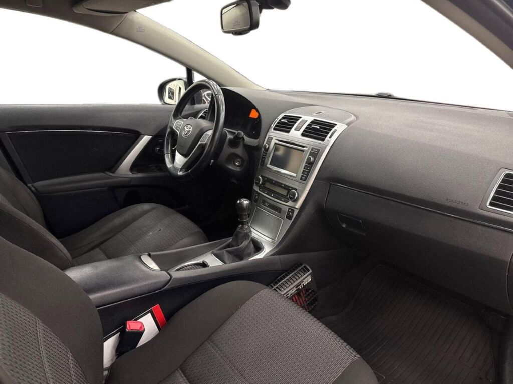 Toyota Avensis 2013 Sininen