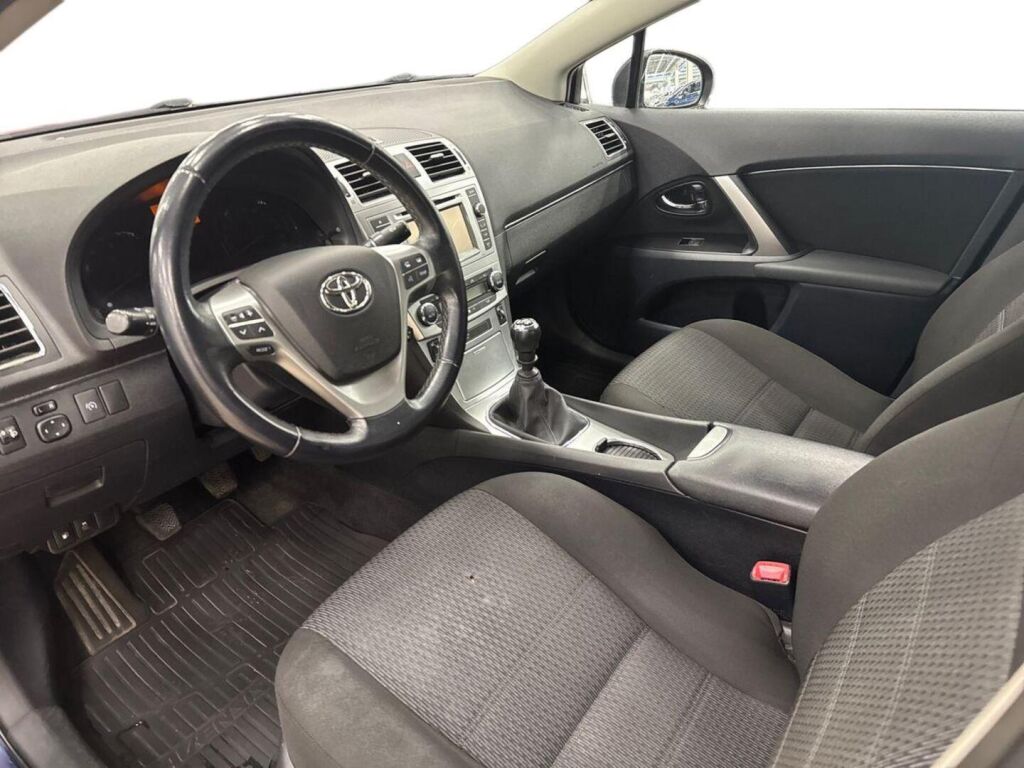 Toyota Avensis 2013 Sininen