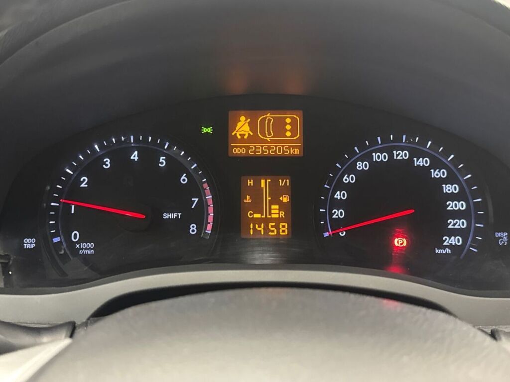 Toyota Avensis 2013 Sininen