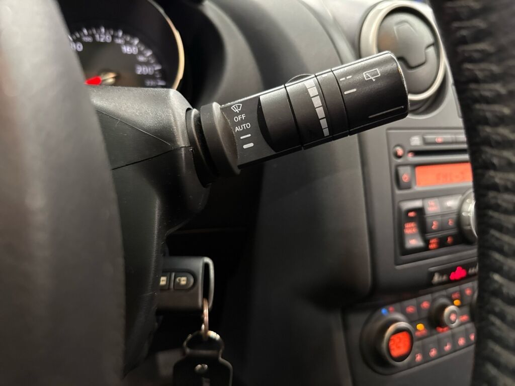 Nissan Qashqai+2 2009 Valkoinen