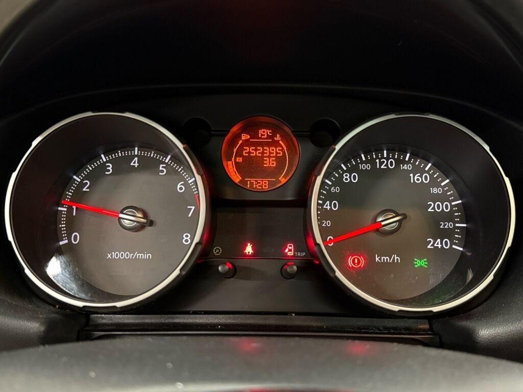 Nissan Qashqai+2 2009 Valkoinen