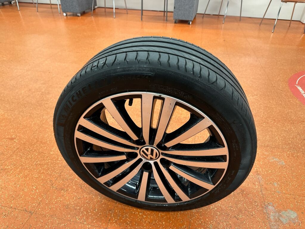 Volkswagen Passat 2012 Musta