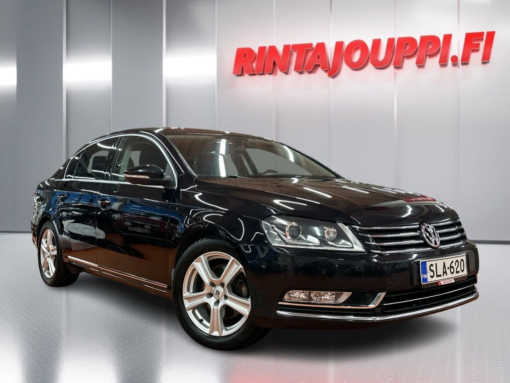 Volkswagen Passat 2012 Musta
