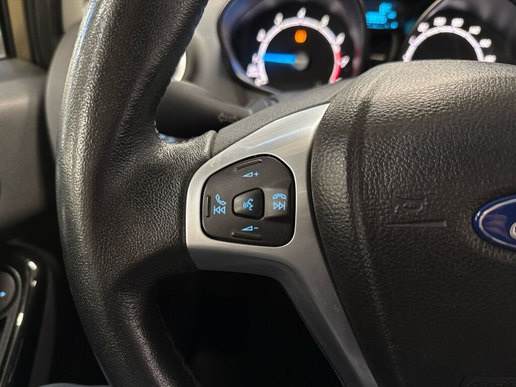 Ford Fiesta 2013 Ruskea (beige)