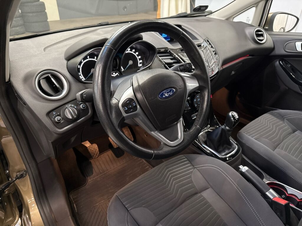 Ford Fiesta 2013 Ruskea (beige)