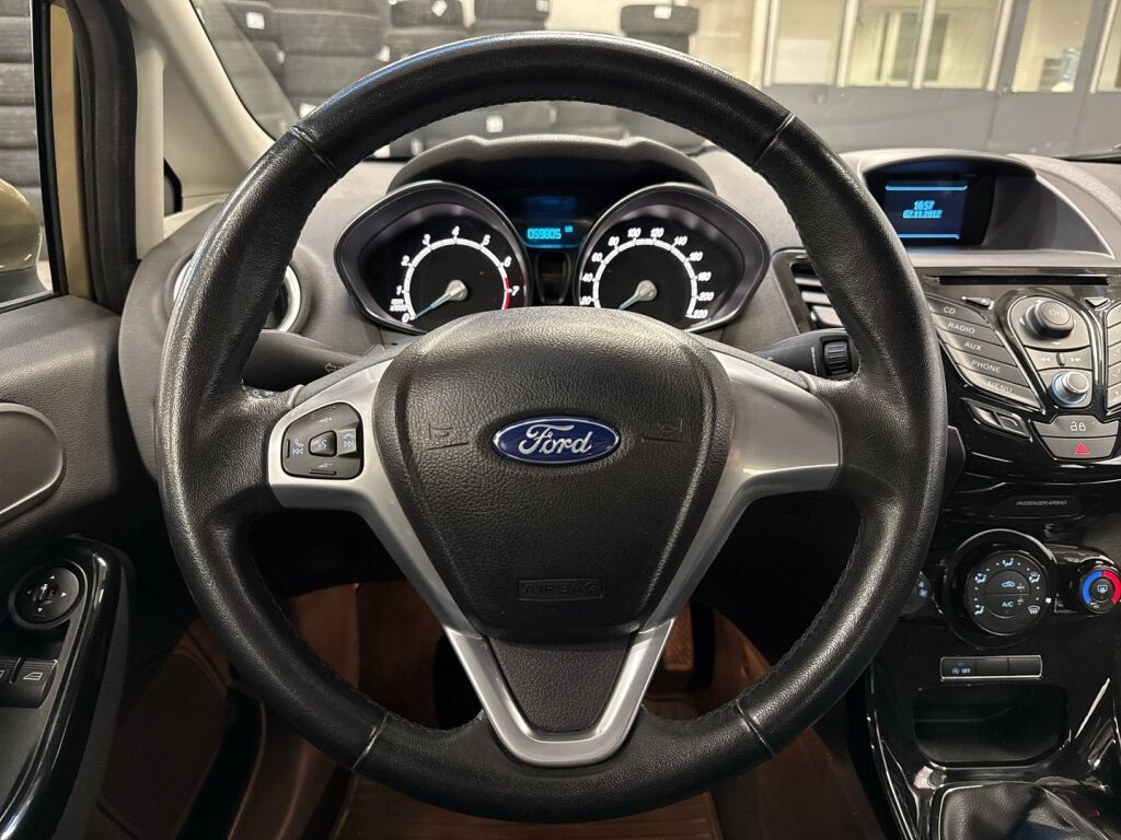 Ford Fiesta 2013 Ruskea (beige)