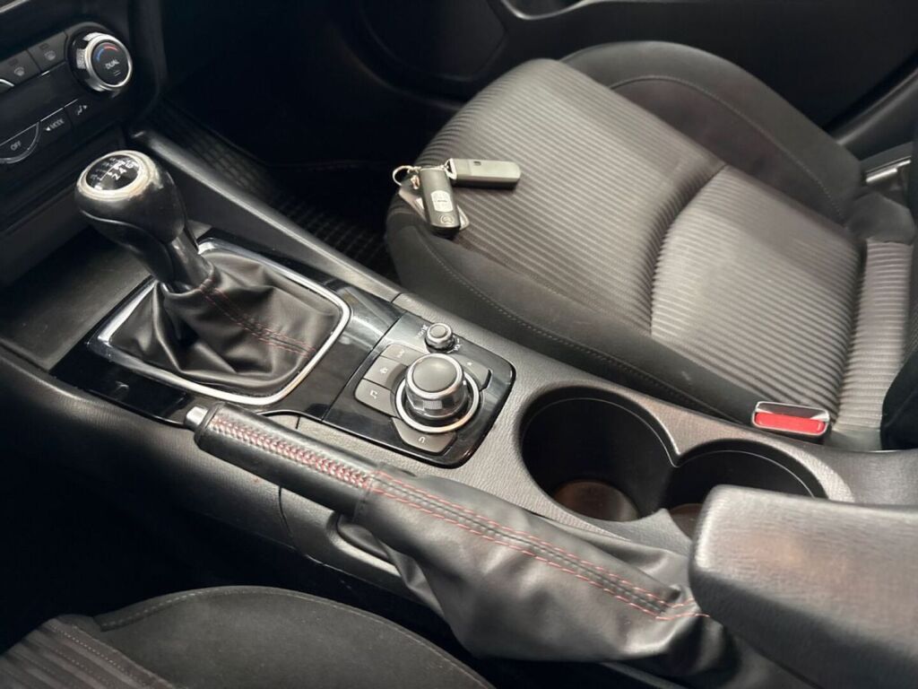 Mazda Mazda3 2015 Musta
