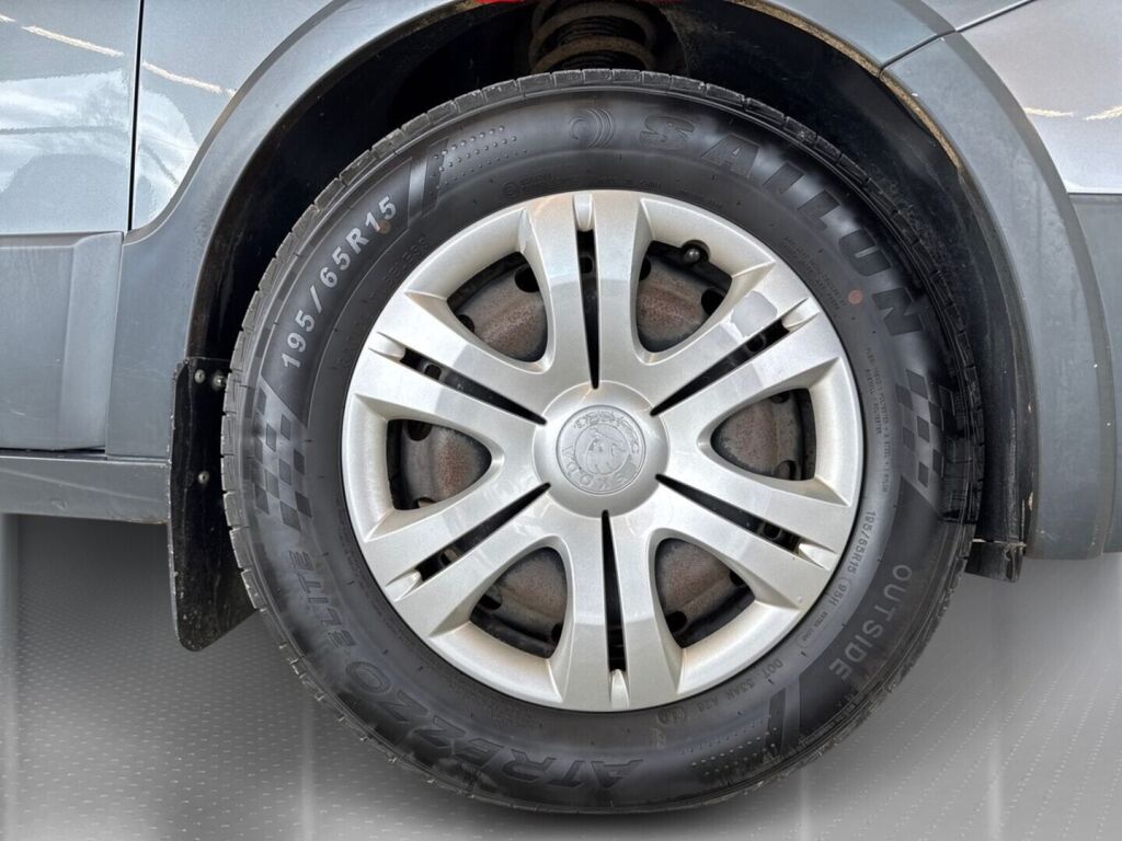 Skoda Roomster 2013 Hopea