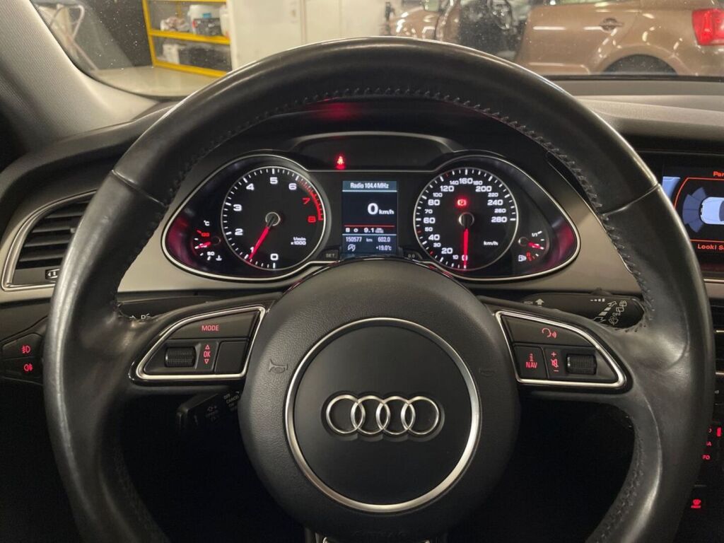 Audi A4 2012 Musta