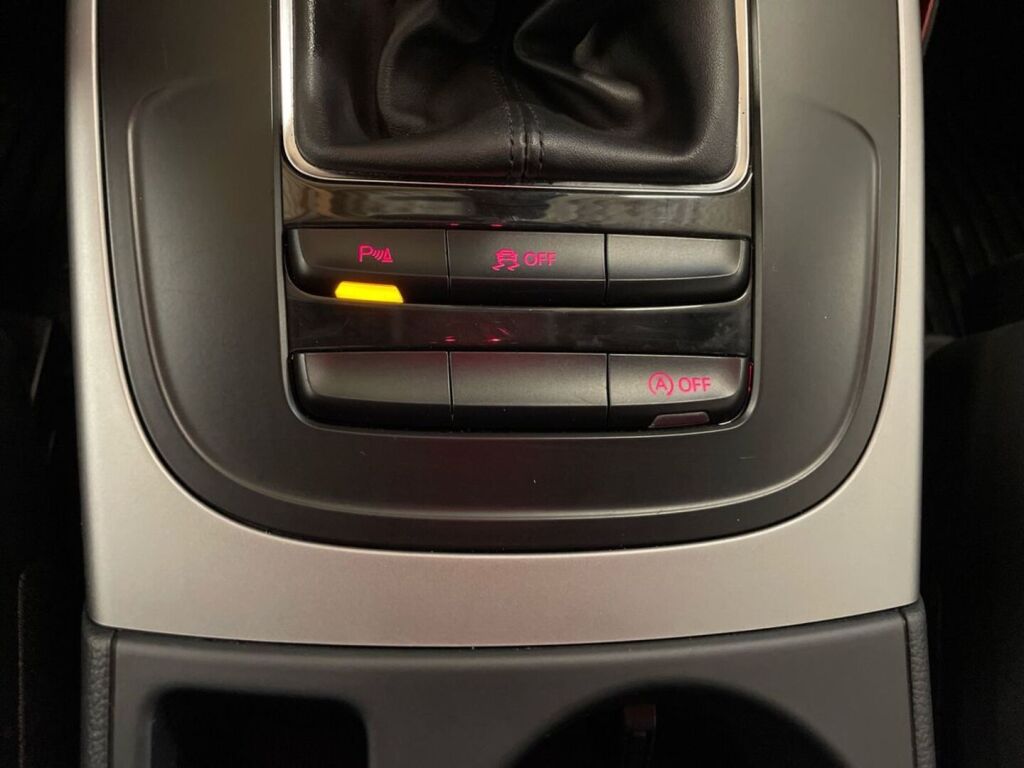 Audi A4 2012 Musta