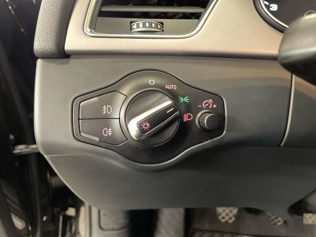 Audi A4 2012 Musta