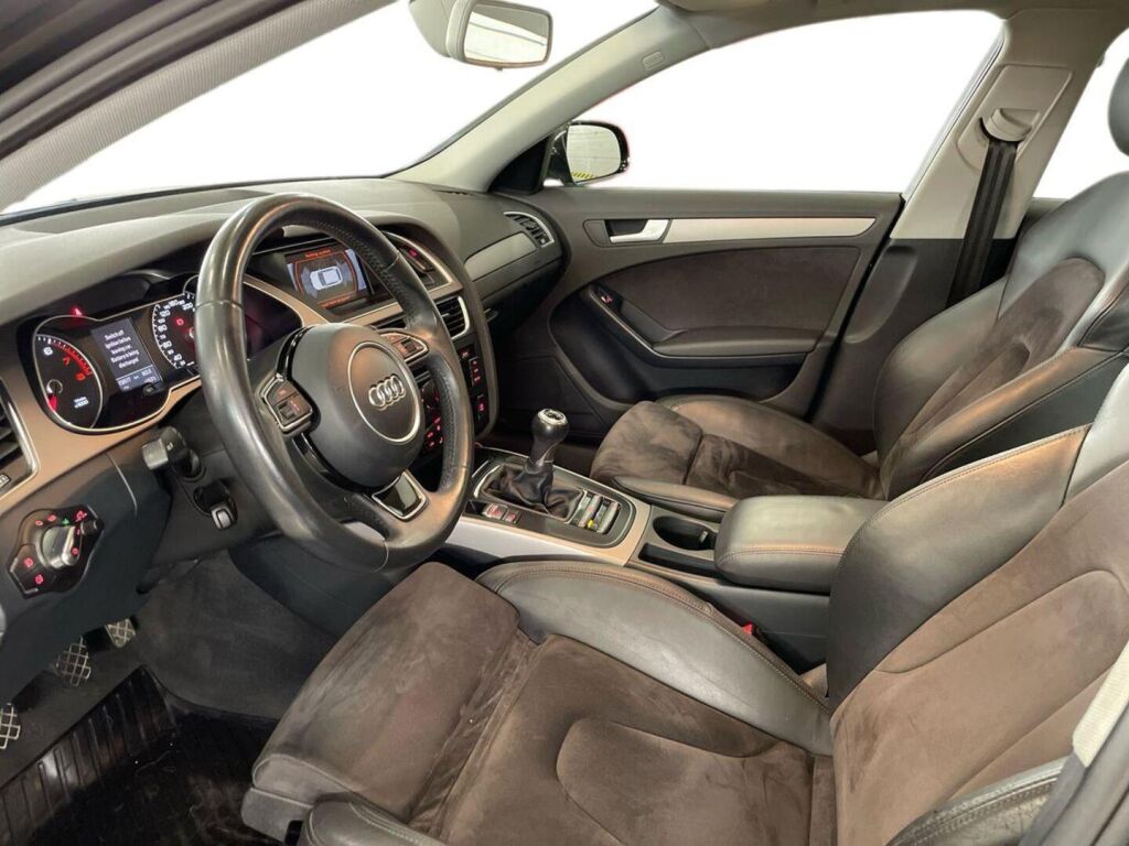 Audi A4 2012 Musta