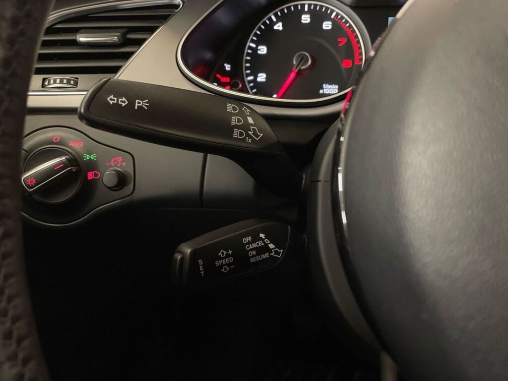 Audi A4 2012 Musta
