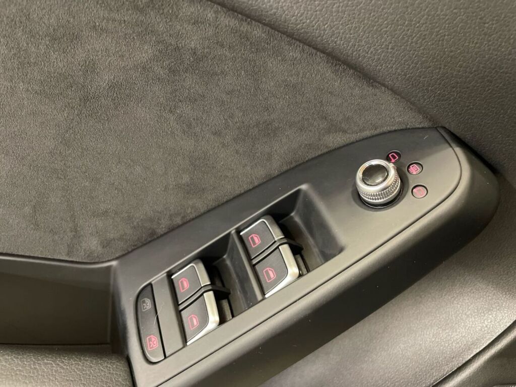 Audi A4 2012 Musta