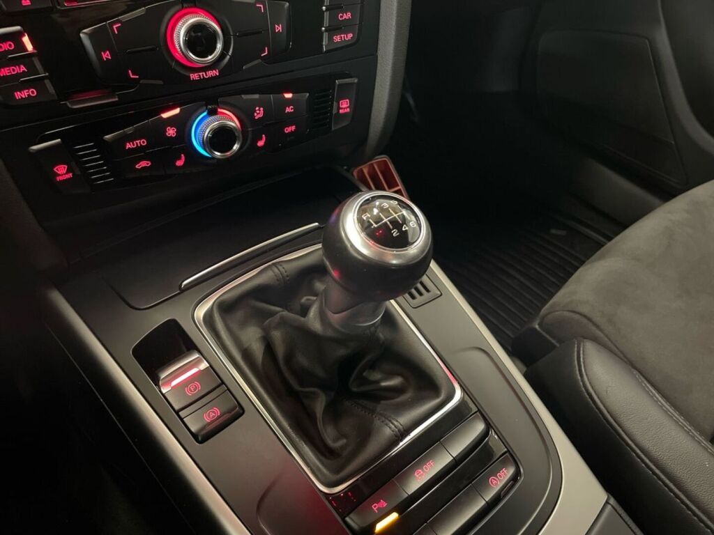Audi A4 2012 Musta