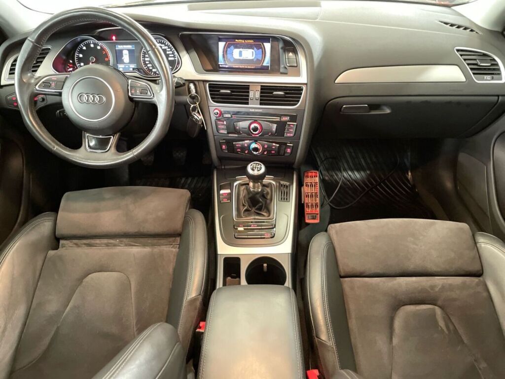 Audi A4 2012 Musta