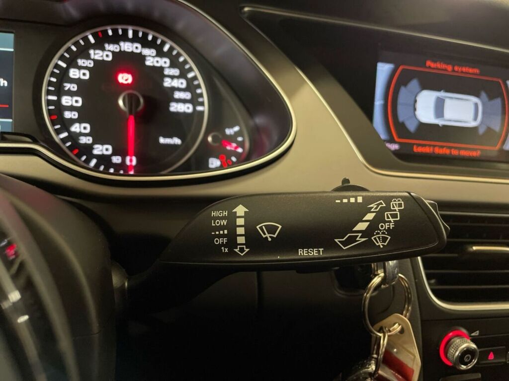 Audi A4 2012 Musta