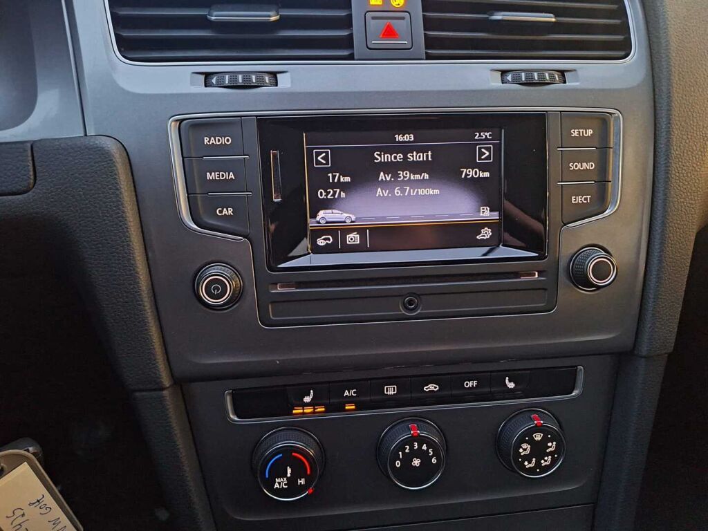 Volkswagen Golf 2013 Punainen