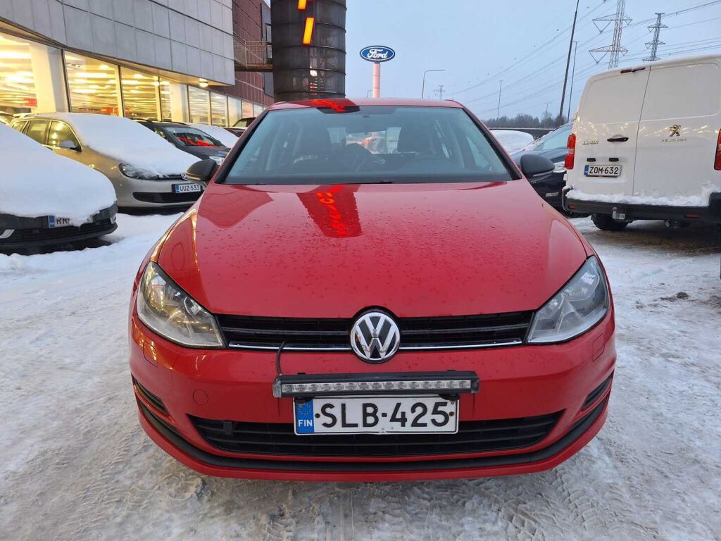 Volkswagen Golf 2013 Punainen