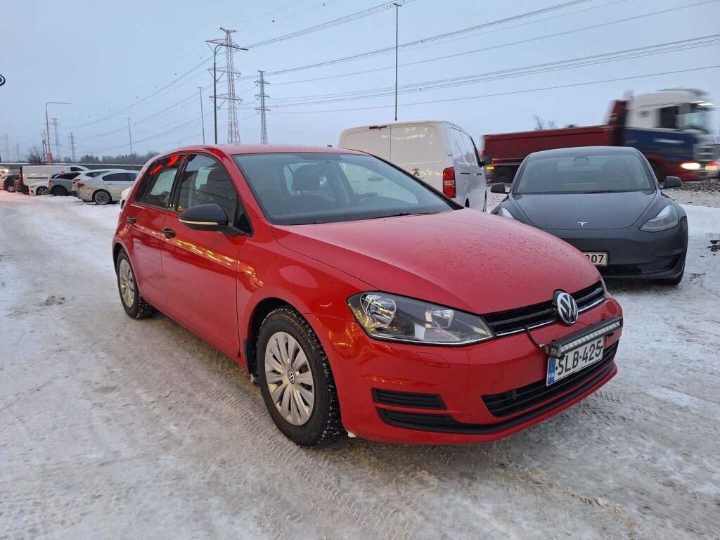 Volkswagen Golf 2013 Punainen