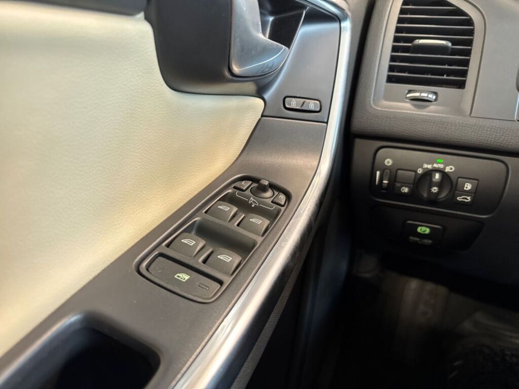 Volvo XC60 2013 Sininen