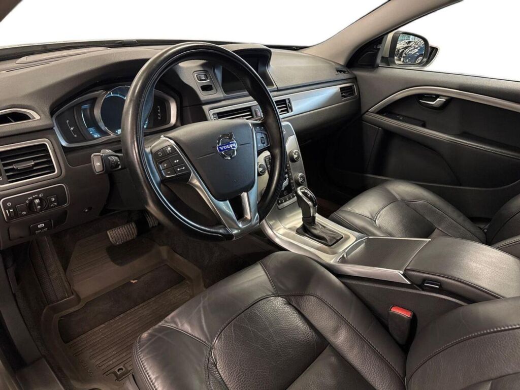 Volvo V70 2014 Ruskea (beige)