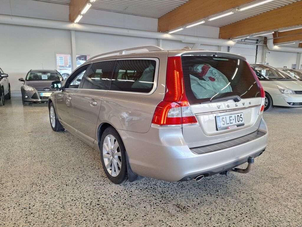 Volvo V70 2014 Ruskea (beige)