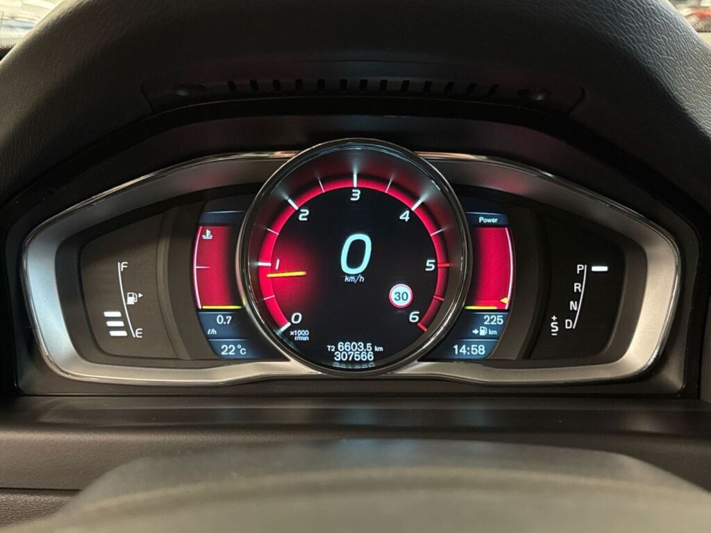 Volvo V70 2014 Ruskea (beige)