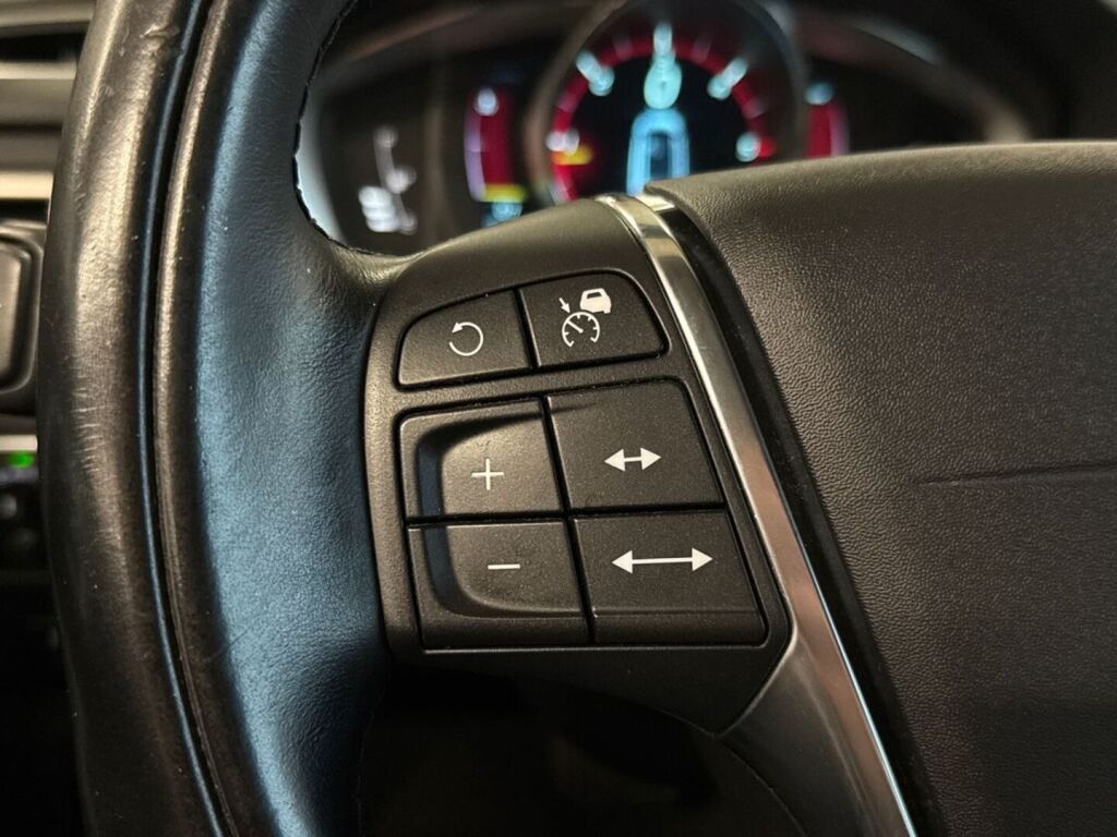 Volvo V70 2014 Ruskea (beige)