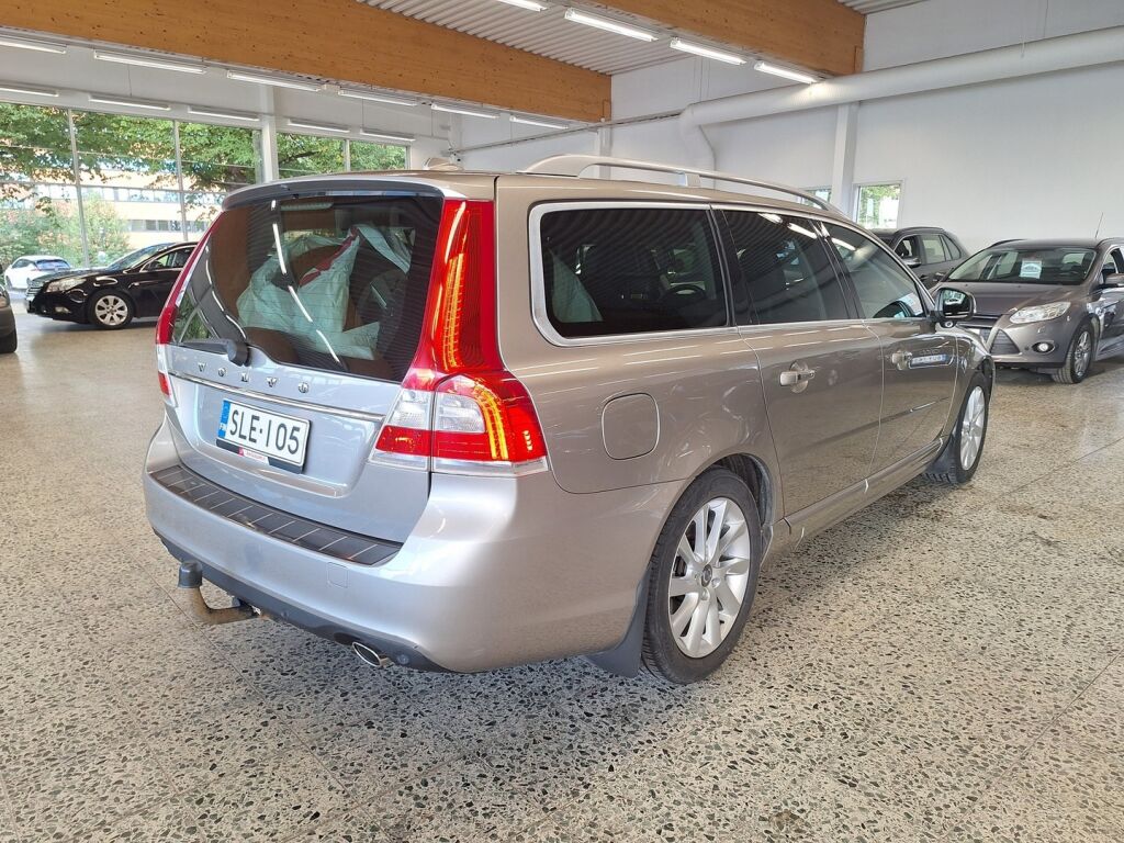 Volvo V70 2014 Ruskea (beige)