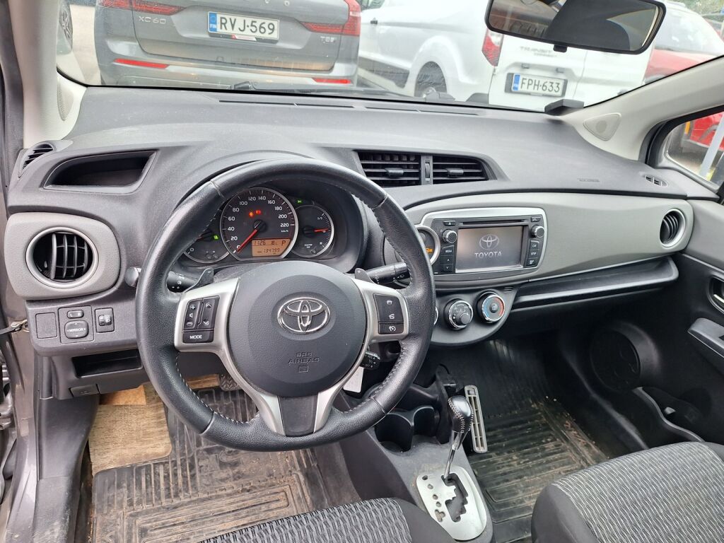 Toyota Yaris 2014 Harmaa