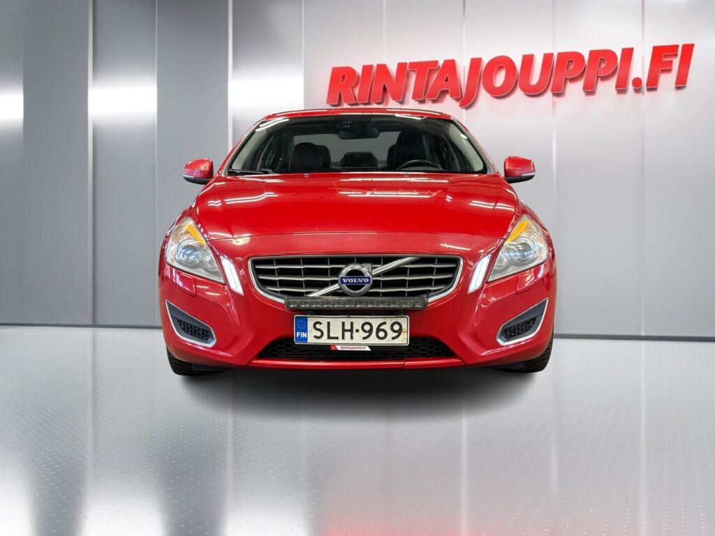 Volvo S60 2013 Punainen