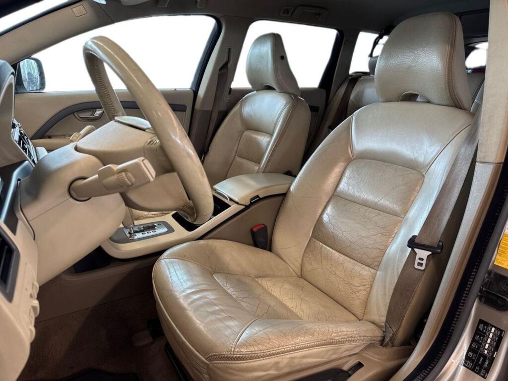 Volvo XC70 2007 Ruskea (beige)