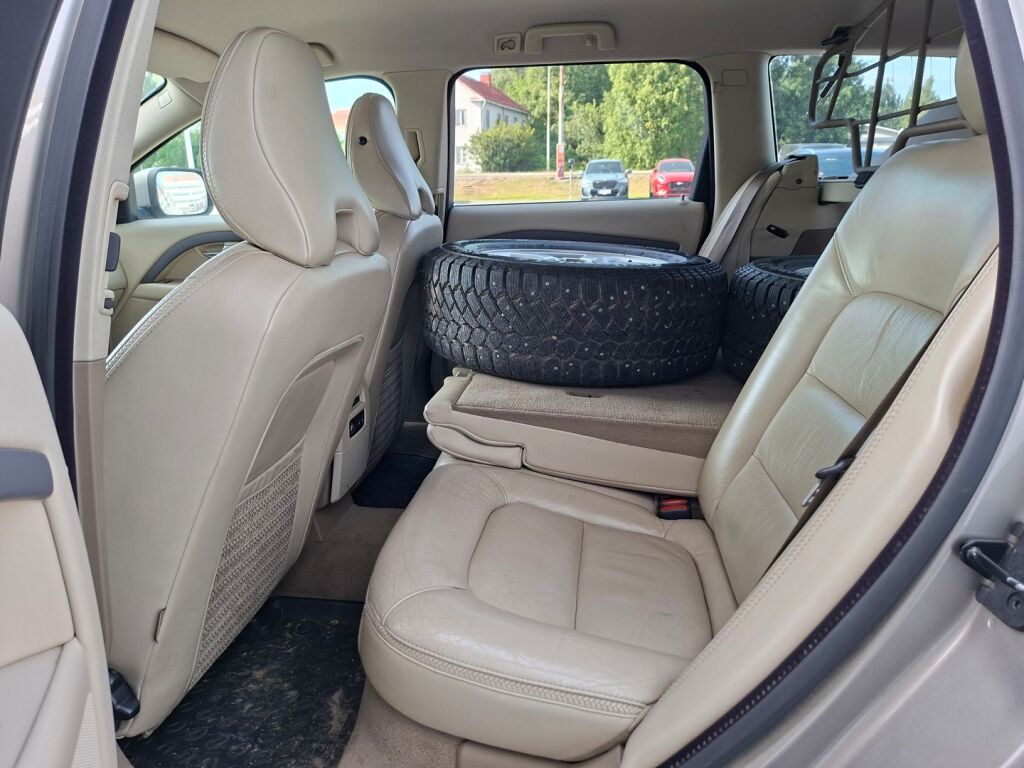 Volvo XC70 2007 Ruskea (beige)