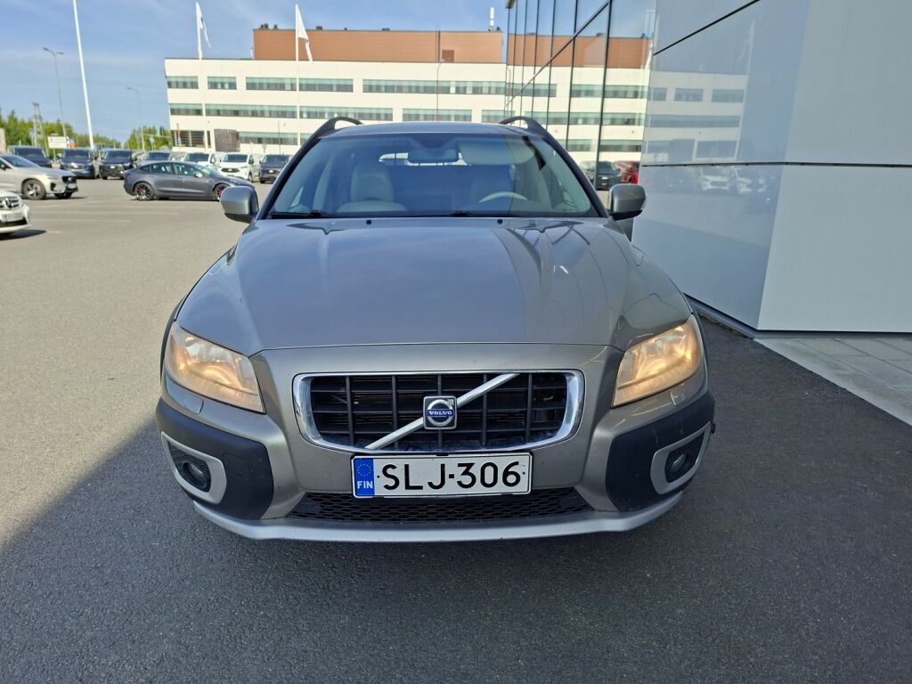 Volvo XC70 2007 Ruskea (beige)